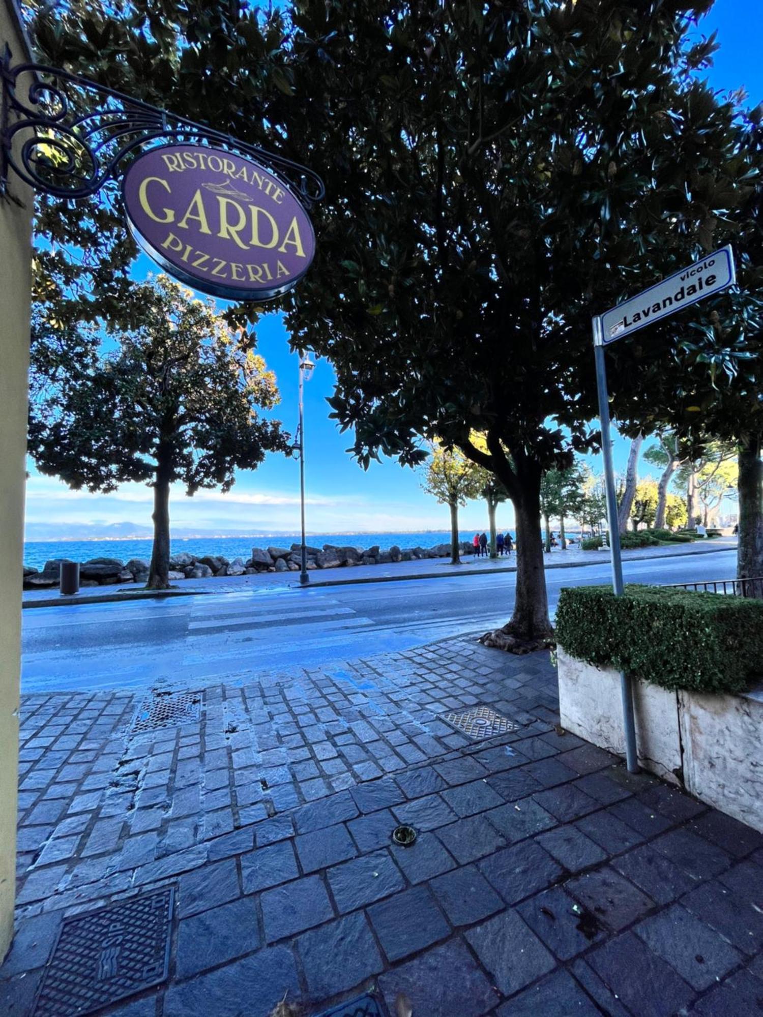 Splendid Lake 2 Desenzano del Garda Bagian luar foto